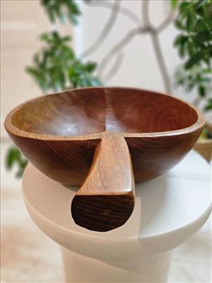 Masivna činija od tikovine