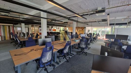 Moderna poslovna zgrada na dva nivoa, Novo naselje