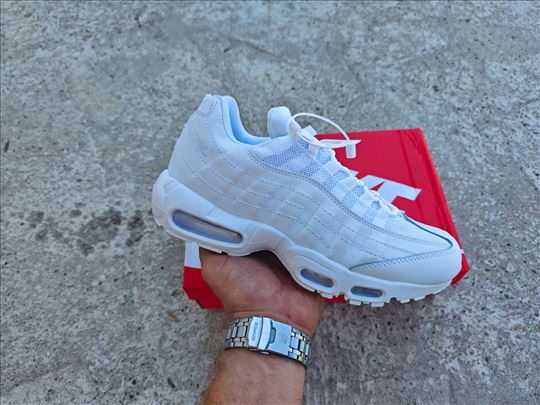 Nike Air Max 95, Triple White; Nove Nike 95 patike