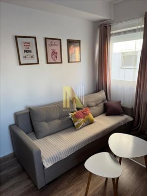 Odličan, manji jednoiposoban stan, kompletno nameš