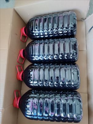 Poluslatko crveno vino 