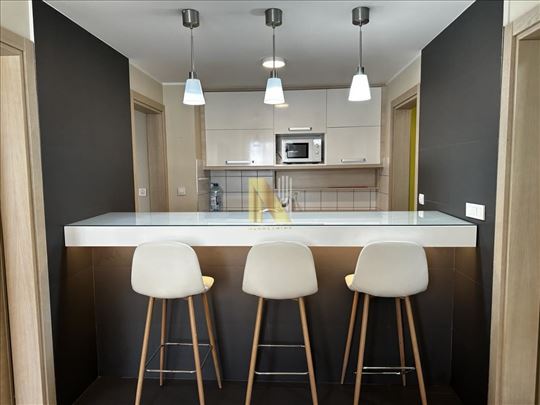 Prodaja - namešten 3.0 stan - Jugovićevo