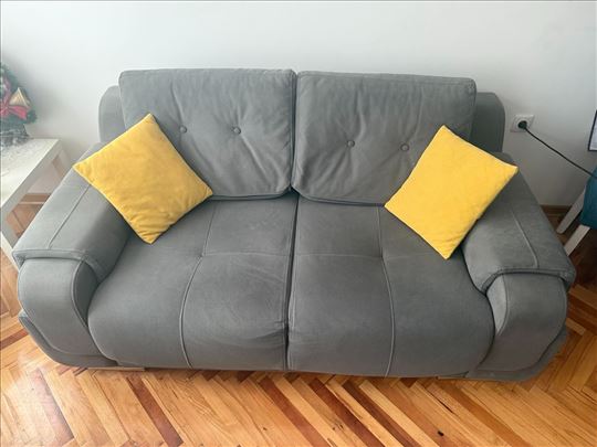 PRODAJEM DVOSED I FOTELJU