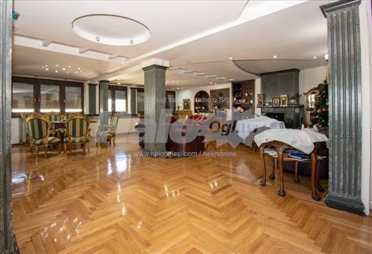 Retko u ponudi, u strogom centru grada, 5.0