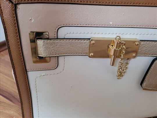 Aldo tasna, ostecena napred