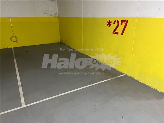 Banovo brdo, garažno mesto, 12,5 m²