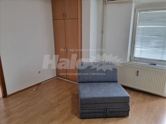 Izdajem namešten stan u Šavničkoj ulici