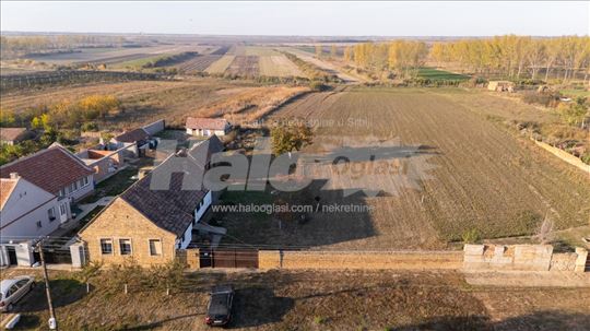 Na prodaju kuća u Kumanu – 111m2 ( plac 38 ari )