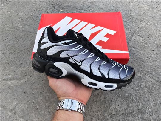 Nike Air Max Plus TN Black Metallic Silver; Patike