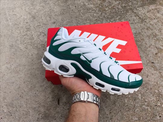 Nike Air Max Plus TN, Lacoste; Nove Nike TN Patike