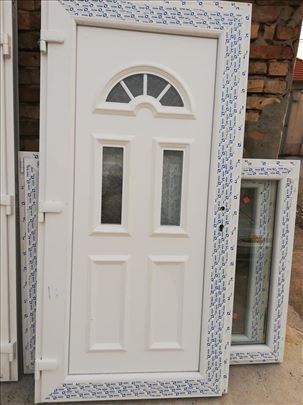 ULAZNA vrata 90 x 200 L str. s. STARA Pazova !