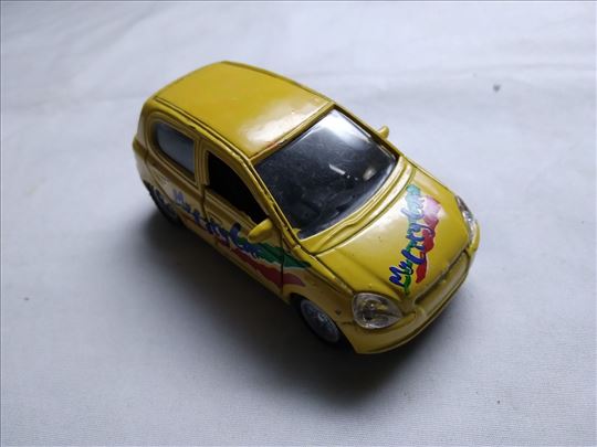 Autic Toyota Yaris oko 1:32(8 cm.) Made in China,s