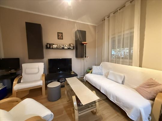 Broker - Dvorište uz stan!