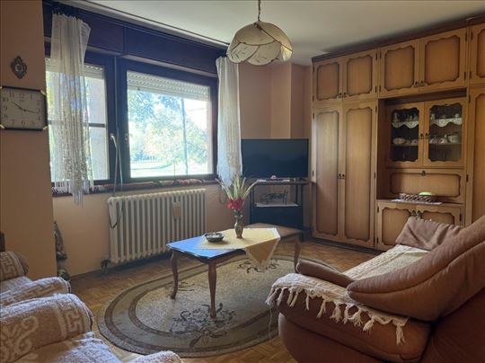 Broker - Prijatna, prizemna priča