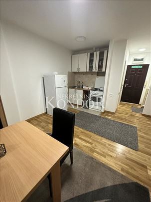 Cerak Vinogradi, namešten stan sa prelepom baštom