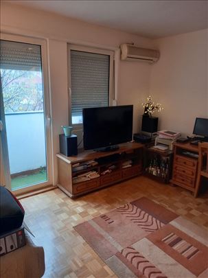 Četvorosoban stan na Banovom brdu