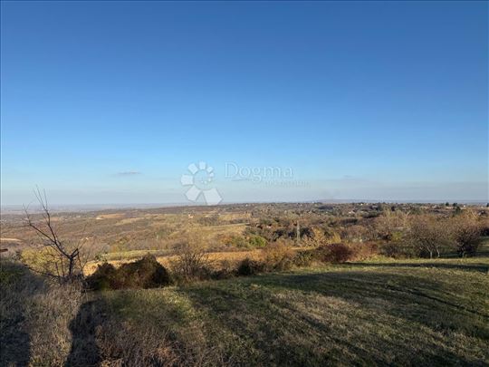 Fruška gora, Banstol - Fantastičan plac 2,6 ha