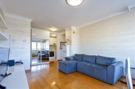 Izdaje se moderan jednosoban stan – Sarajevska uli