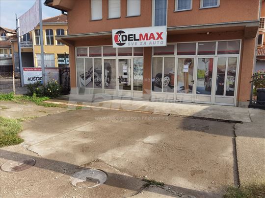 Izdajem poslovni prostor-lokal, KP Dom, 67 m²