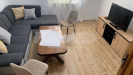 Izdajem stan u kući na duži rok - BG Zvedara mml