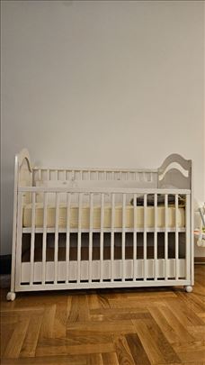 Krevetec, dušek, ogradica - 5000 dinara