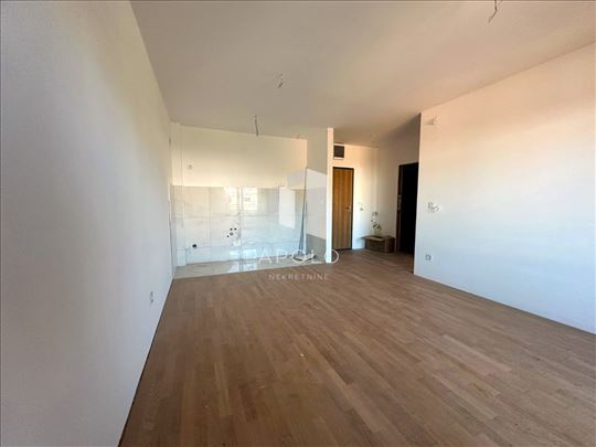 Kvalitetan dvosoban stan u novogradnji