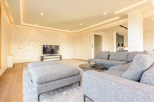 Lux,Bul.oslobodjenja,cena sa svim računima,2 par