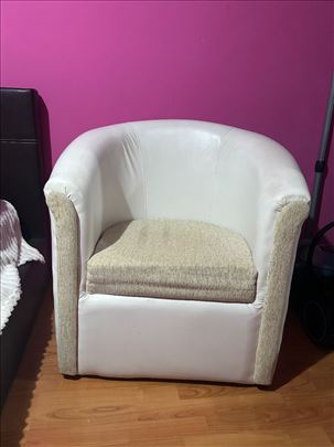 Na prodaju DVE fotelje 