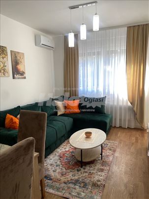 Nov, lux namesten stan u ponudi