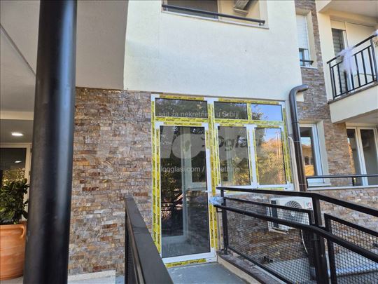 Odličan poslovni prostor - lokal Paunov breg