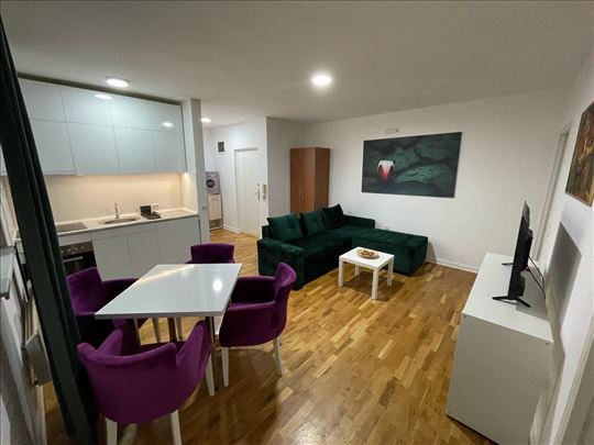 Opremljen  2,5 stan, parking