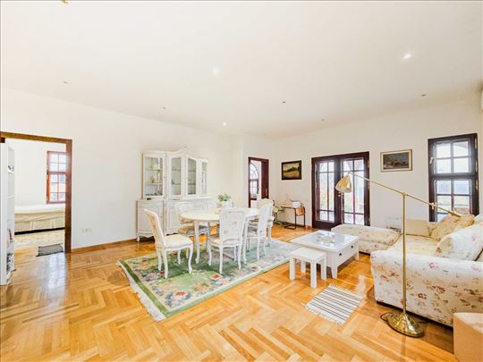 Ralja, kuća 350m2, 53 ara, EXTRA LUX, uknjiženo