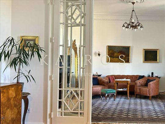 Salonski stan 182 m², garaža, Centar