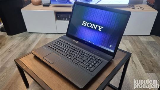 Sony Vaio/i7/1TB HDD/8GB RAM/17.3 inca/Punjac/