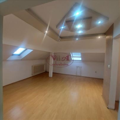 Srbobran, lep dvosoban stan u centru