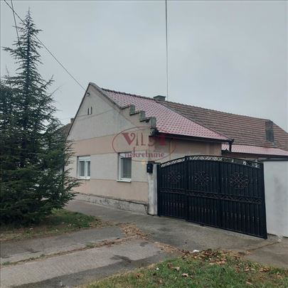 Srbobran, lepa kuća na velikom placu