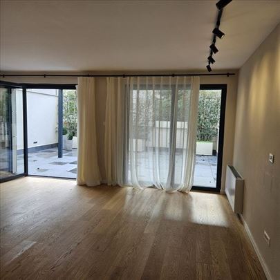 Stan površine 145m2 u ul.Đorđa Vajferta