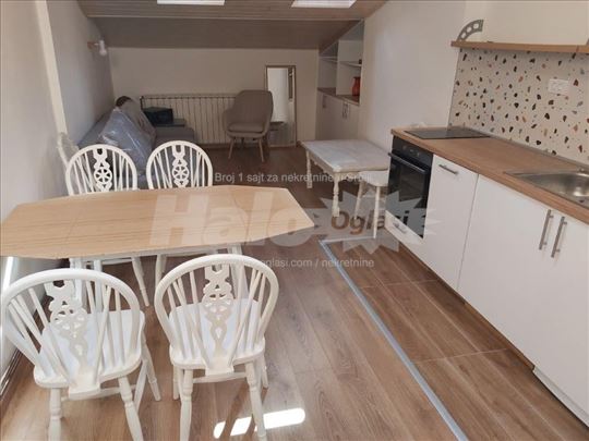 Strogi centar, garsonjera u ul.Majke Jevrosime