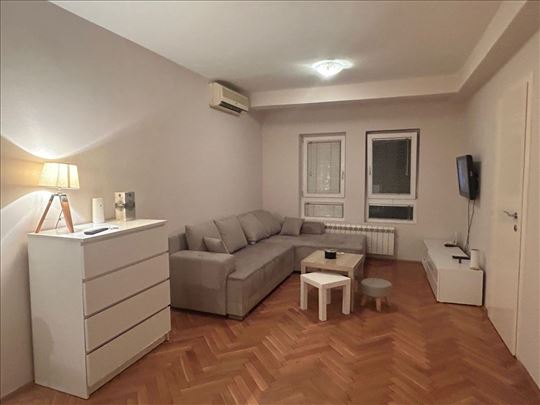 Udoban 1.5 stan u Đevđelijskoj ulici, na Zvezdari.