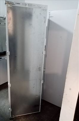 Ugradni frizider Bosch 320 lit garancija 12 meseci