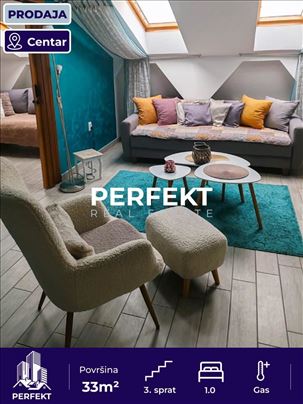 Centar, 33m2, treći sprat,bez lifta, gas