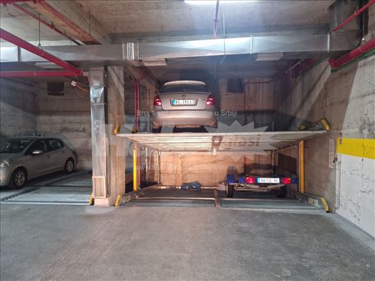 Dva parking mesta u podzemnoj garaži