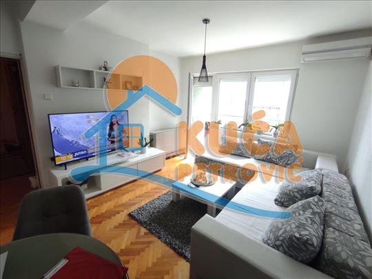 Izdaje se stan kod medicinskog fakulteta