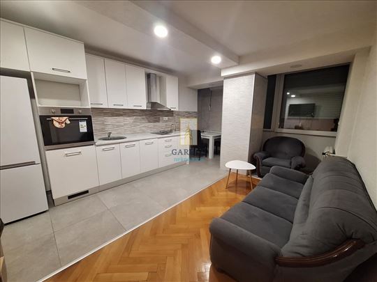 Izdavanje namešten dvoiposoban stan Dimitrija Tuco