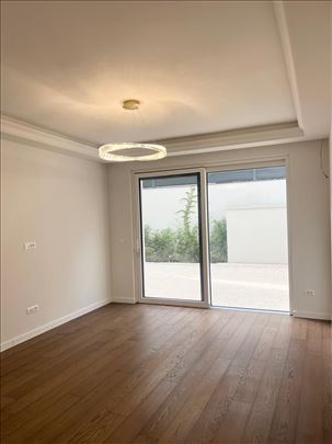 Old Town Regency / 81m2 /pripadajuće dvorište 90m2