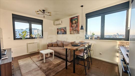 Prelep studio, kompletno opremljen, novogradnja