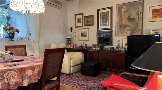 Salonac kod Studentskog parka. Retko u ponudi