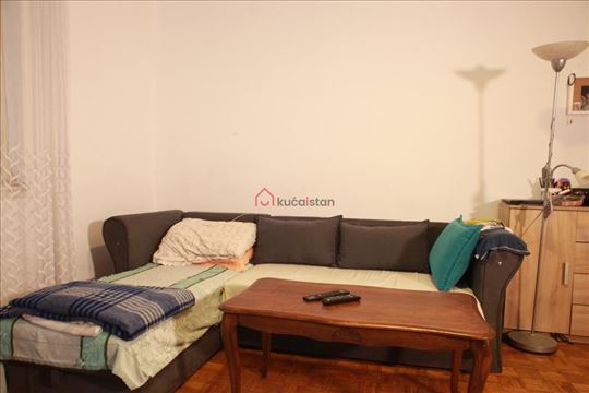 Sjajna prilika na Krstu. Svetao i Funkcionalan