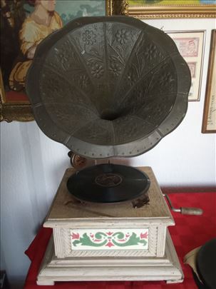 Stari gramofon 
