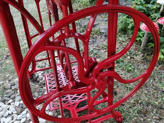 Sto orah bordo retro